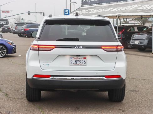 Used 2023 Jeep Grand Cherokee 4WD 4xe image 3