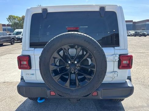 Used 2024 Jeep Wrangler Unlimited Sahara AWD/4WD image 6