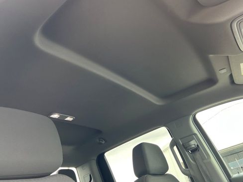 Used 2025 Chevrolet Silverado 1500 LT AWD/4WD image 18