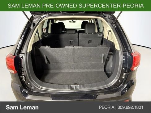 Used 2017 Mitsubishi Outlander SE image 24