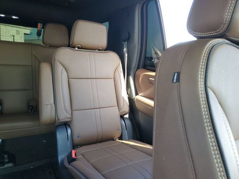 Certified 2025 Chevrolet Tahoe High Country AWD/4WD image 14