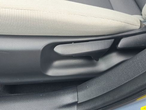 Used 2024 Toyota Corolla LE FWD image 19