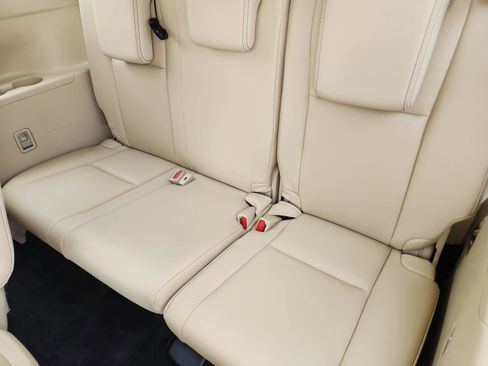 Used 2016 Toyota Highlander Limited image 32