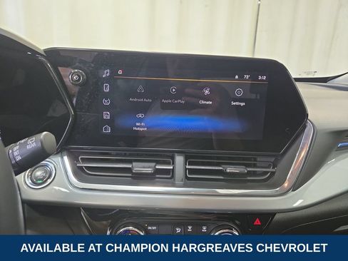 Used 2024 Chevrolet Trax LT w/ Driver Confidence Package FWD image 17