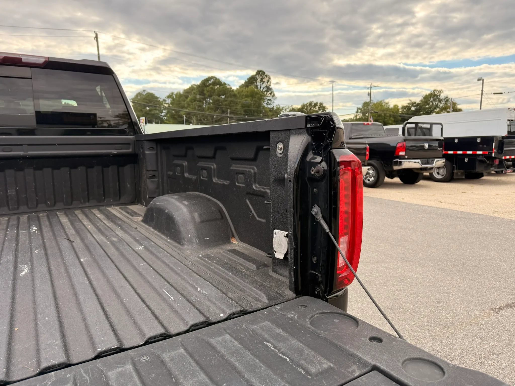 Used 2022 GMC Sierra 2500 SLT w/ SLT Convenience Package AWD/4WD image 13