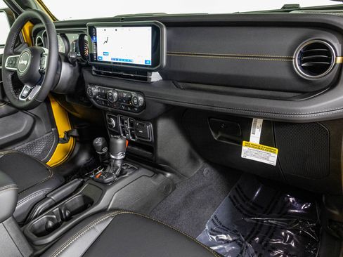 New 2026 Jeep Wrangler Unlimited Sahara AWD/4WD image 41