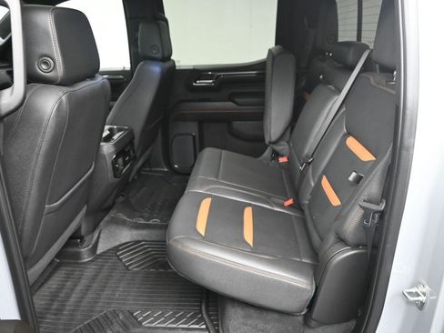 Used 2024 GMC Sierra 1500 AT4 w/ Technology Package image 31