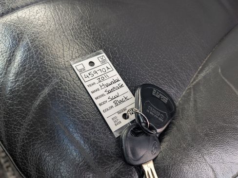 Used 2011 Hyundai Santa Fe Limited image 10