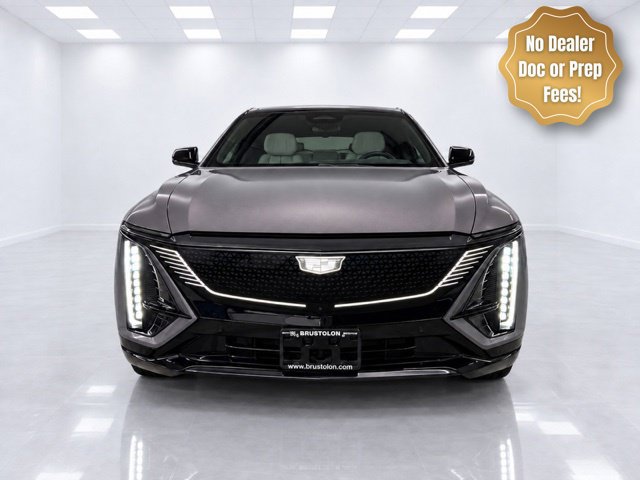 Used 2024 Cadillac Lyriq Sport AWD/4WD image 2