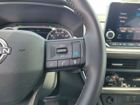 Certified 2025 Nissan Rogue SV AWD/4WD image 23
