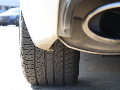 Used 2018 Jaguar XJ R-Sport image 53