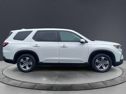 Used 2025 Honda Pilot EX-L image 6