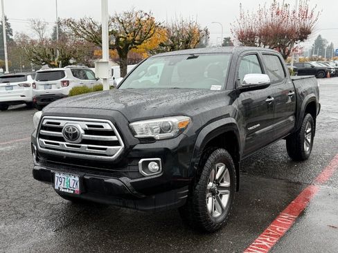 Used 2019 Toyota Tacoma Limited image 4