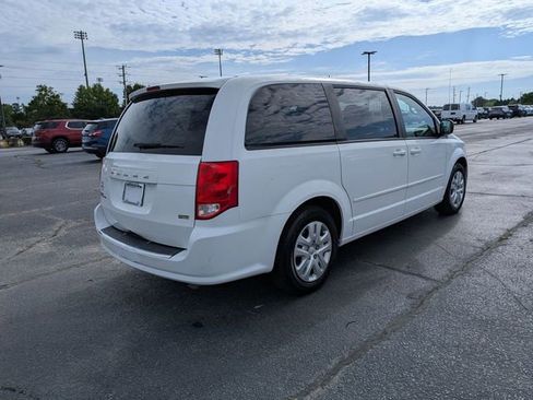 Used 2016 Dodge Grand Caravan SE w/ Quick Order Package 29E SE FWD image 3