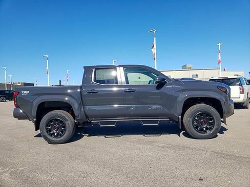 New 2025 Toyota Tacoma TRD Sport image 4