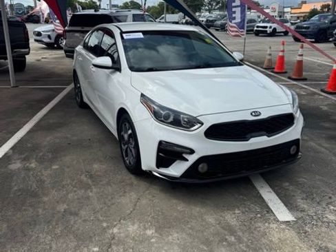 Used 2020 Kia Forte LXS FWD image 3