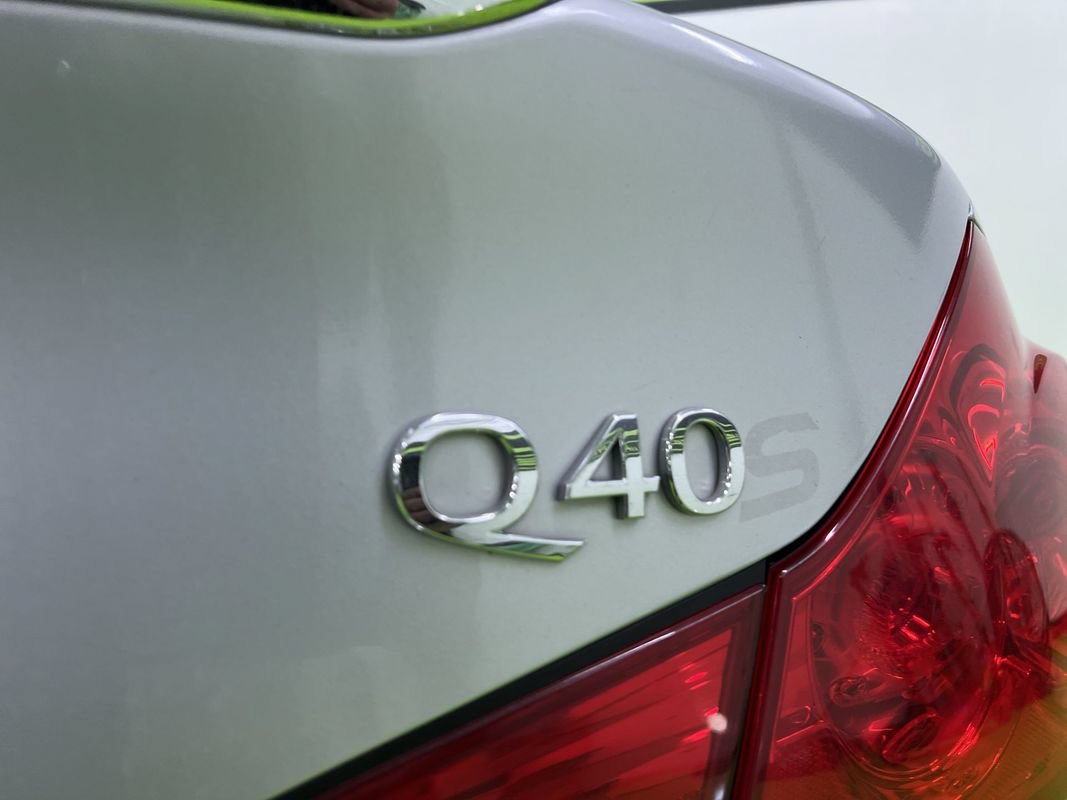 Used 2015 INFINITI Q40 AWD w/ Moonroof Package image 13