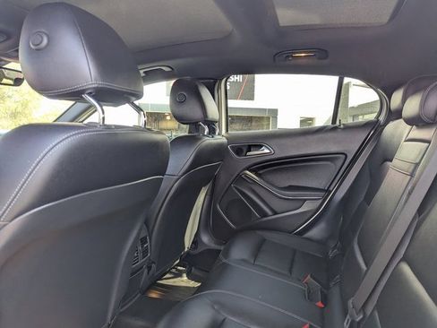 Used 2019 Mercedes-Benz GLA 250 4MATIC image 27