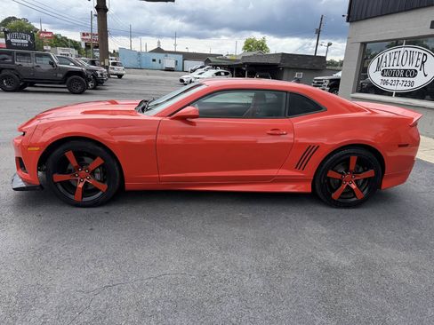 Used 2010 Chevrolet Camaro SS w/ LPO, Ground Effects Package RWD image 3