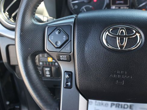 Used 2021 Toyota Tacoma TRD Sport w/ Technology Package AWD/4WD image 14