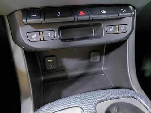 Used 2017 Chevrolet Colorado Z71 image 32