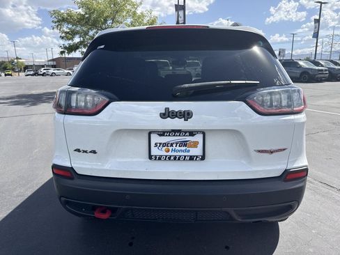 Used 2019 Jeep Cherokee Trailhawk AWD/4WD image 6