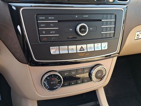 Certified 2019 Mercedes-Benz GLE 400 4MATIC image 16