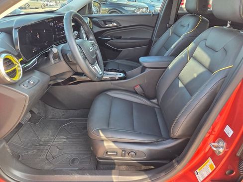 Used 2024 Chevrolet Trax ACTIV w/ Sunroof Package FWD image 4