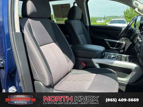 Used 2024 Nissan Titan SV w/ SV Convenience Package AWD/4WD image 25