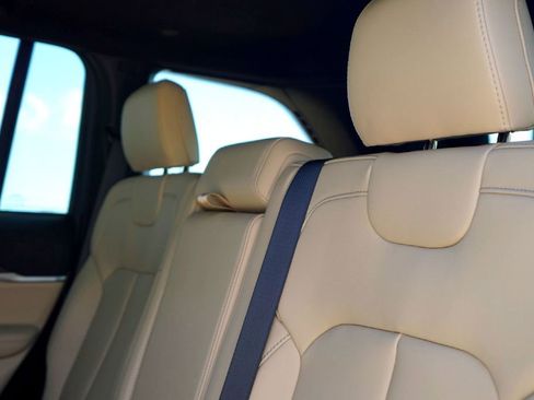 New 2025 Jeep Grand Cherokee Limited image 24