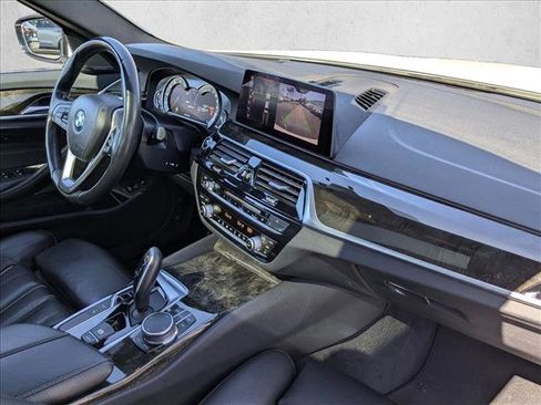 Used 2019 BMW 530e w/ Convenience Package image 22