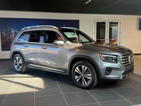 New 2026 Mercedes-Benz GLB 250 4MATIC image 9