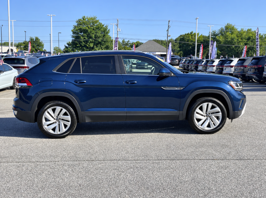 Certified 2021 Volkswagen Atlas Cross Sport SE w/ Panoramic Sunroof Package FWD image 6
