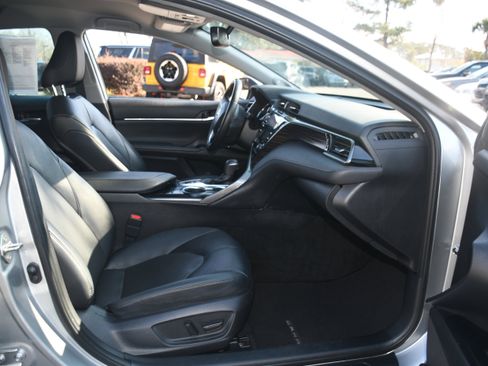 Certified 2020 Toyota Camry XLE image 20