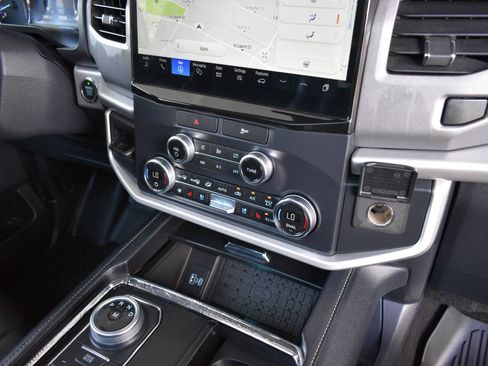 Used 2022 Ford Expedition XLT RWD image 27