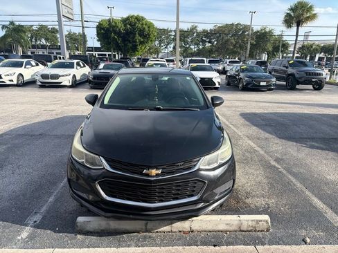 Used 2017 Chevrolet Cruze LS FWD image 2