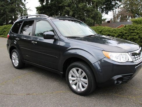 Used 2012 Subaru Forester 2.5X Limited image 2