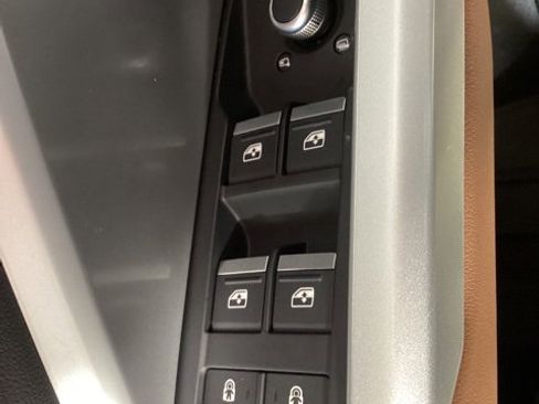 Used 2023 Audi Q3 2.0T Premium Plus w/ Premium Plus Package image 18