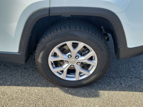 Used 2022 Jeep Grand Cherokee Limited AWD/4WD image 39