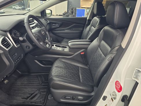 Certified 2023 Nissan Murano Platinum w/ Cargo Package FWD image 12