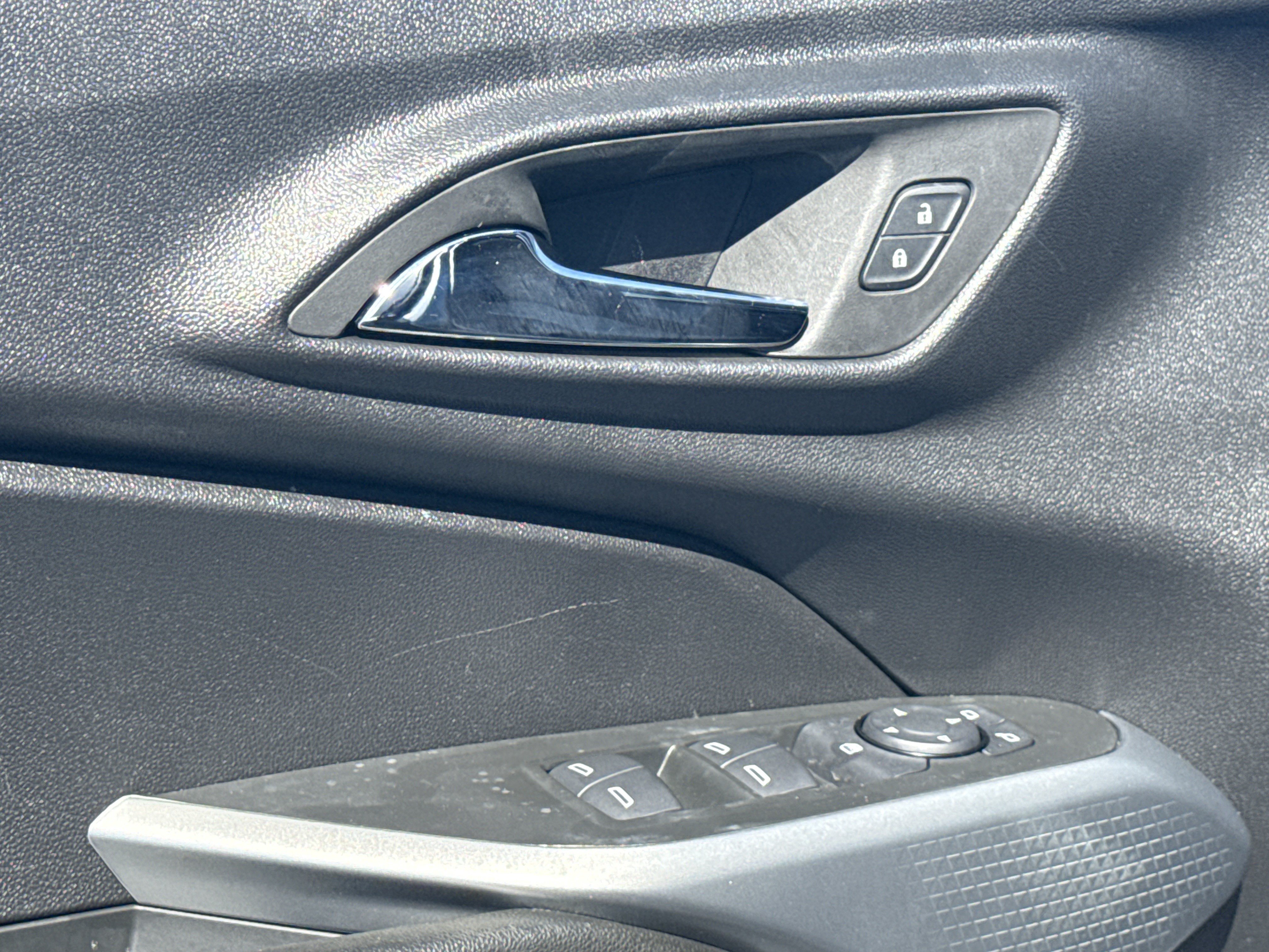 Used 2026 Chevrolet Trax LS FWD image 15