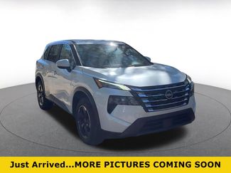 Used 2025 Nissan Rogue SV video 1