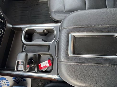 Used 2022 GMC Sierra 1500 SLT w/ SLT Convenience Package image 24