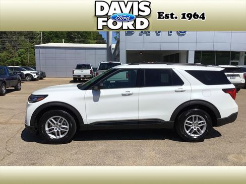 New 2026 Ford Explorer Active RWD image 4