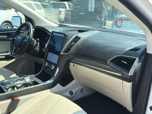Used 2022 Ford Edge Titanium AWD/4WD image 18