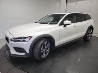Used 2025 Volvo V60 B5 Cross Country Plus AWD/4WD video 3