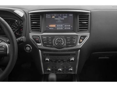 Used 2019 Nissan Pathfinder SL w/ SL Premium Package FWD image 13