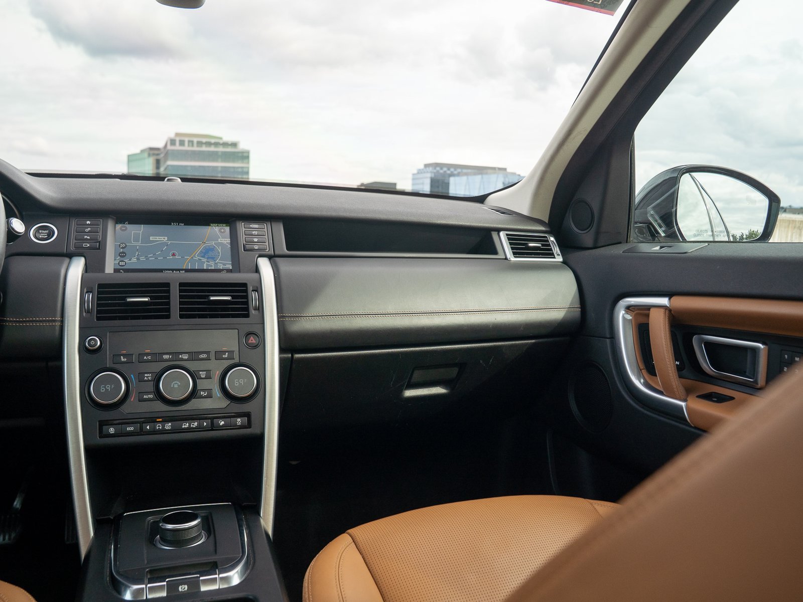 Used 2019 Land Rover Discovery Sport HSE Luxury AWD/4WD image 21