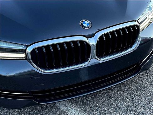 Used 2023 BMW 530i xDrive w/ Premium Package image 31