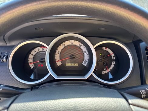 Used 2013 Toyota Tacoma 2WD Access Cab image 25